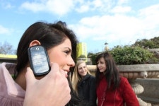 (그린IT 기획시리즈) 삼성, 태양광 휴대폰으로 환경 챙겨