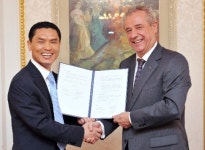 [헬스&메디컬]한국존슨앤드존슨메디칼?AXA손해보험, 전략적 업무제휴 체결