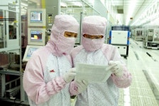 [상생기획] LGD, 장비 국산화 9세대 설비 80%로 향상