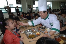 수원시, 엄태영시장 세프되다.