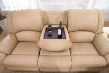 G마켓, 홈바 내장된 리클라이너 소파 100대 한정 판매