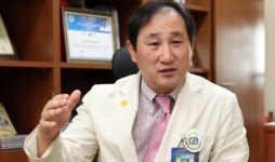 <인터뷰-명의(名醫)를 만나다> 오목가슴 수술 … 세계가 한국서 배운다 - 박형주 서울성모병원 흉부외과 교수