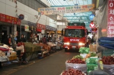 안양소방서, 설 명절대비 중앙시장 소방통로 확보훈련