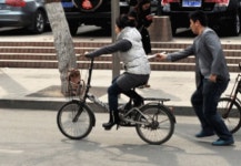 관광객 노린 소매치기 기승…루브르박물관 휴관도 불러