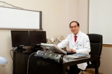 <명의(名醫)를 만나다> “세계가 인정한 인공관절수술 해외 수출이 목표” - 송상호 웰튼병원 의학박사