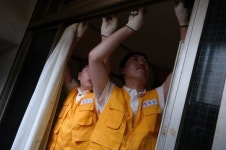 화성산업 자원봉사단, “집 수리, 맡겨만 주세요”