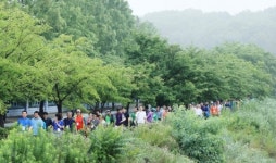 대전 염 시장, 6일 대덕사이언스길서 시민과 함께 아침산책