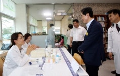 안병용 의정부시장, 무료 의료봉사현장 깜짝 방문