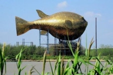 90m 복어탑·138m 동전빌딩…역시 대륙 스케일