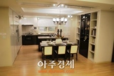 <클릭!모델하우스> 강남 집값 절반 수준…위례 송파힐스테이트 분양 시작