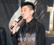 유아인, 송혜교·강동원과 한솥밥…UAA와 전속계약 체결
