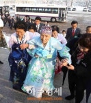 [포토:이산가족상봉] 그리운 가족 만나러 가는길