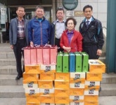 인천 동구 금창동, 독거노인 카네이션 달아드리기
