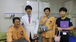부천 스마튼병원, 어버이날 ‘카네이션 달아드리기’ 행사!