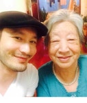 황효명, 추석에 외가댁 방문…외할머니와 인증샷