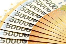 신사임당 실종…5만원권 환수율 반토막에 비자금으로 숨겼나