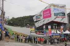 아파트 모델하우스 인파 북적…꿈의숲 롯데캐슬 첫날 1만명