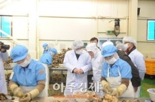 정승 식약처장, 굴 생산 주산지 생산현장 방문