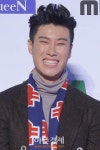 산이, 지각 후 손가락 욕? 네티즌 수사대 갑론을박