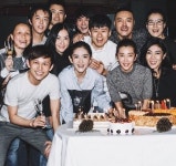 32번째 생일 맞은 중국 가수 장걸...판빙빙, 장백지 등 화려한 인맥 자랑