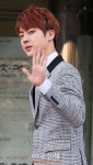 [AJU포토] 방탄소년단 진, 시크한 손인사 (제4회 가온차트 K-POP 어워드)