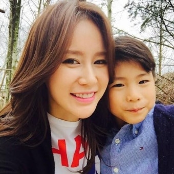'안정환 아들' 리환, 더욱 훈훈해진 외모…엄마 이혜원과의 근황 공개 '눈길'