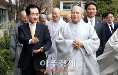 <포토> 조계종 총무원장과 영석고교 둘러보는 안병용 의정부시장