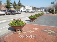 포천시 소흘읍 명품 꽃마을조성을 위해 구슬땀