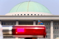 ‘학교 앞 호텔법’ 4월국회 처리 불투명…대한항공 특혜 논란 여전