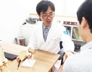 극심한 어깨통증 동반하는 ‘회전근개파열’, 비수술적 통증치료로 개선