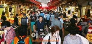 [AJU포토] 추석 앞둔 청량리 청과물 도매시장