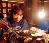 전혜진, 두툼한 고기 앞에서 흐뭇한 미소 먹음직스럽네