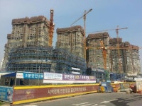 [르포]독산동 공군부대 부지 공공개발 추진 소식에 주변 아파트·상권 들썩