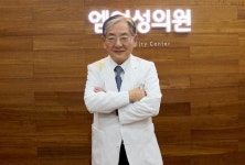 국내 첫 시험관 아기 탄생 30돌, 시술 맡았던 엠여성의원의 문신용 박사