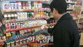 나홀로 성장 편의점…하지만 경쟁 점포 증가에 점주는 한숨