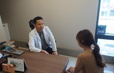 칼바람에 늘어나는 여드름, 레이저 치료로 흉터 남기지 말자!