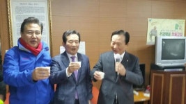 [포토] 정치 1번지 종로 與 박진·野 정세균 조우…최종 대진표 이목 집중