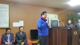 [포토] 정치 1번지 종로 與 박진·野 정세균 조우…최종 대진표 이목 집중