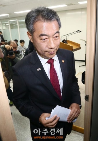 총선 출마 정종섭, 서울대 복직처리 논란 일자 사직서 제출