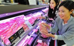 홈플러스 삼겹살이랑 같이 잘 팔리는 품목은?