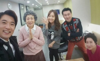 소유진, '아이가 다섯' 촬영 인증샷 공개…안재욱·송옥숙·최정우·성병숙 '다 모였네~'