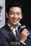 아수라 주지훈 정만식 갈비뼈 부상에 정우성 손가락 골절까지…액션 거칠었다