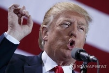 [미국대선] 트럼프, “힐러리 대통령 되면 헌법 위기”