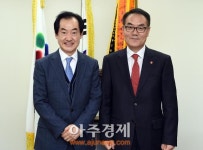 [포토] 신임 건강보험공단 지사장 만난 안병용 의정부시장