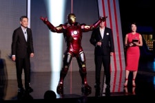 [영상중국] 홍콩 디즈니랜드에 나타난 마블의 아이언맨 