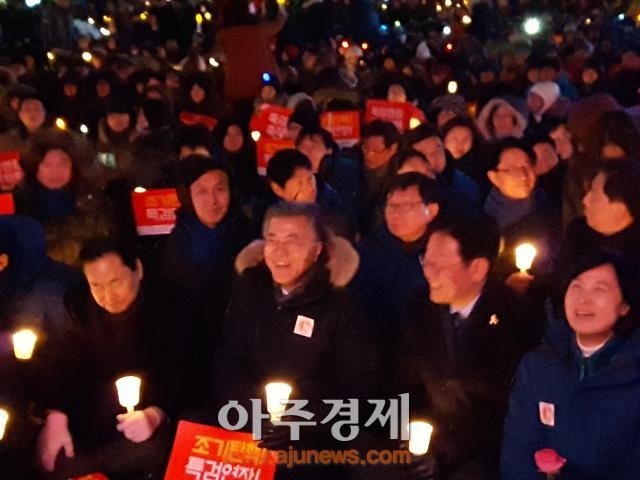 문재인, 윤석열 탄핵 심판 선고 촉구…국민의 분노는 이미 최고조
