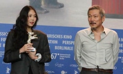 김민희, 베를린영화제 여우주연상 수상 .. 홍상수 사랑합니다 