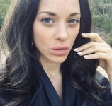 ‘프랑스 미녀배우’ 마리옹 꼬띠아르, 졸리 닮은 입술 ‘충격 & 반전’