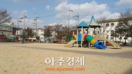 안산시 단원구 어린이공원 모래놀이터 바닥 모래 교체