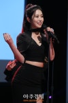 [아주스타 영상] 브레이브걸스 하윤 “10위 안에 든다면? 반삭하고 거리 투어 할 것”
